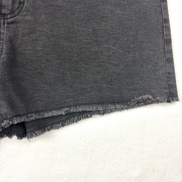 NWTJennifer Lopez High Waisted Flawless Sculpt Charcoal Raw Hem Jean Shorts (14) - Picture 4 of 13